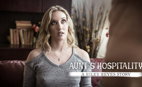 Aunt's Hospitality: A Riley Reyes Story, Scene - 01